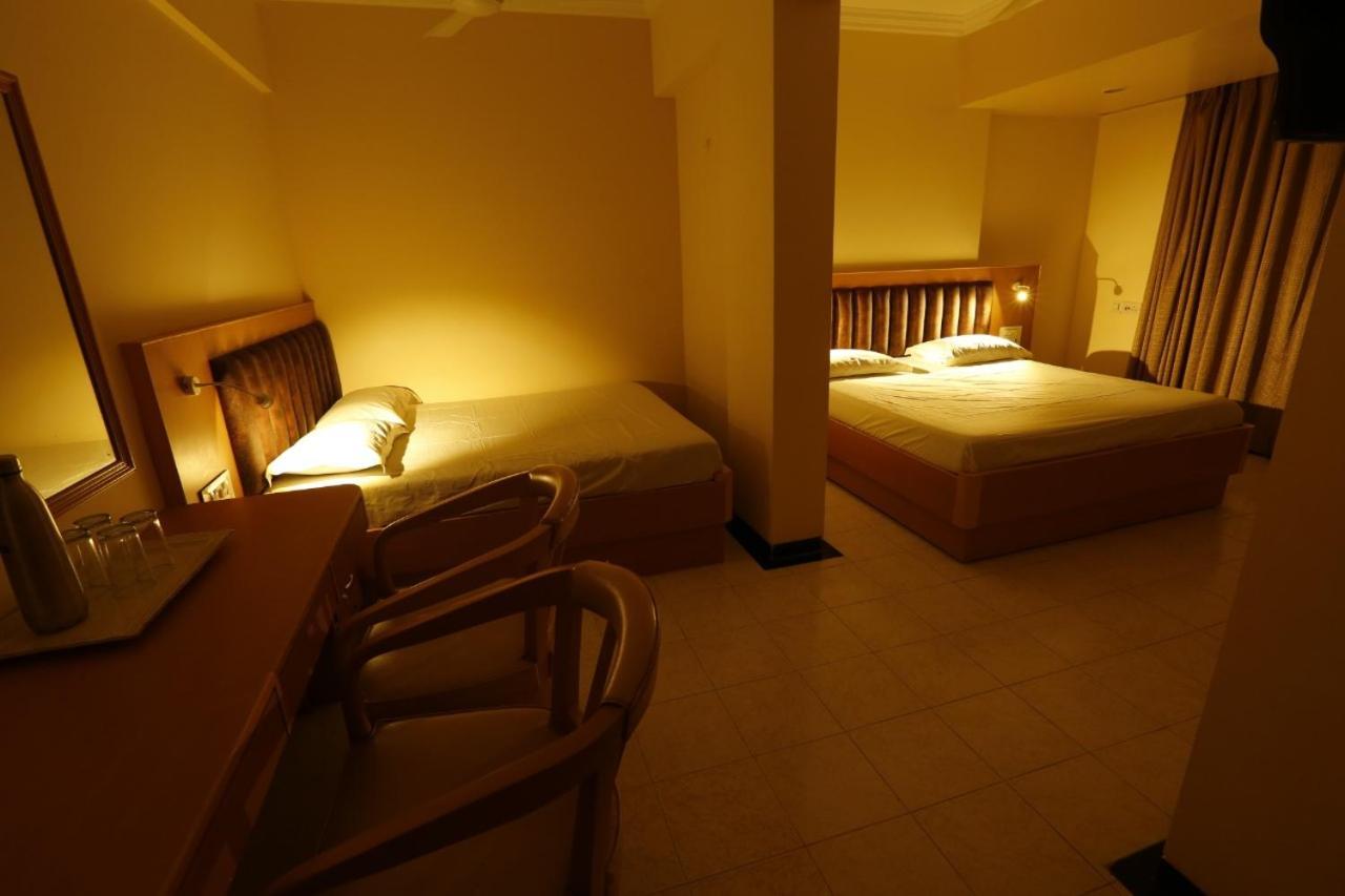 Hotel Ravikiran Alibaug 외부 사진