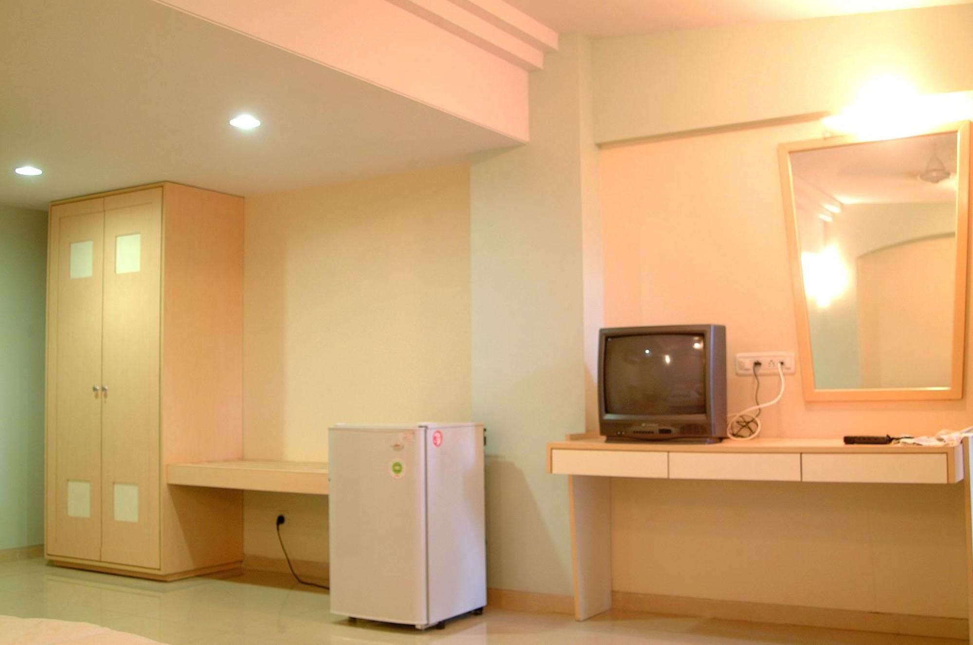 Hotel Ravikiran Alibaug 외부 사진