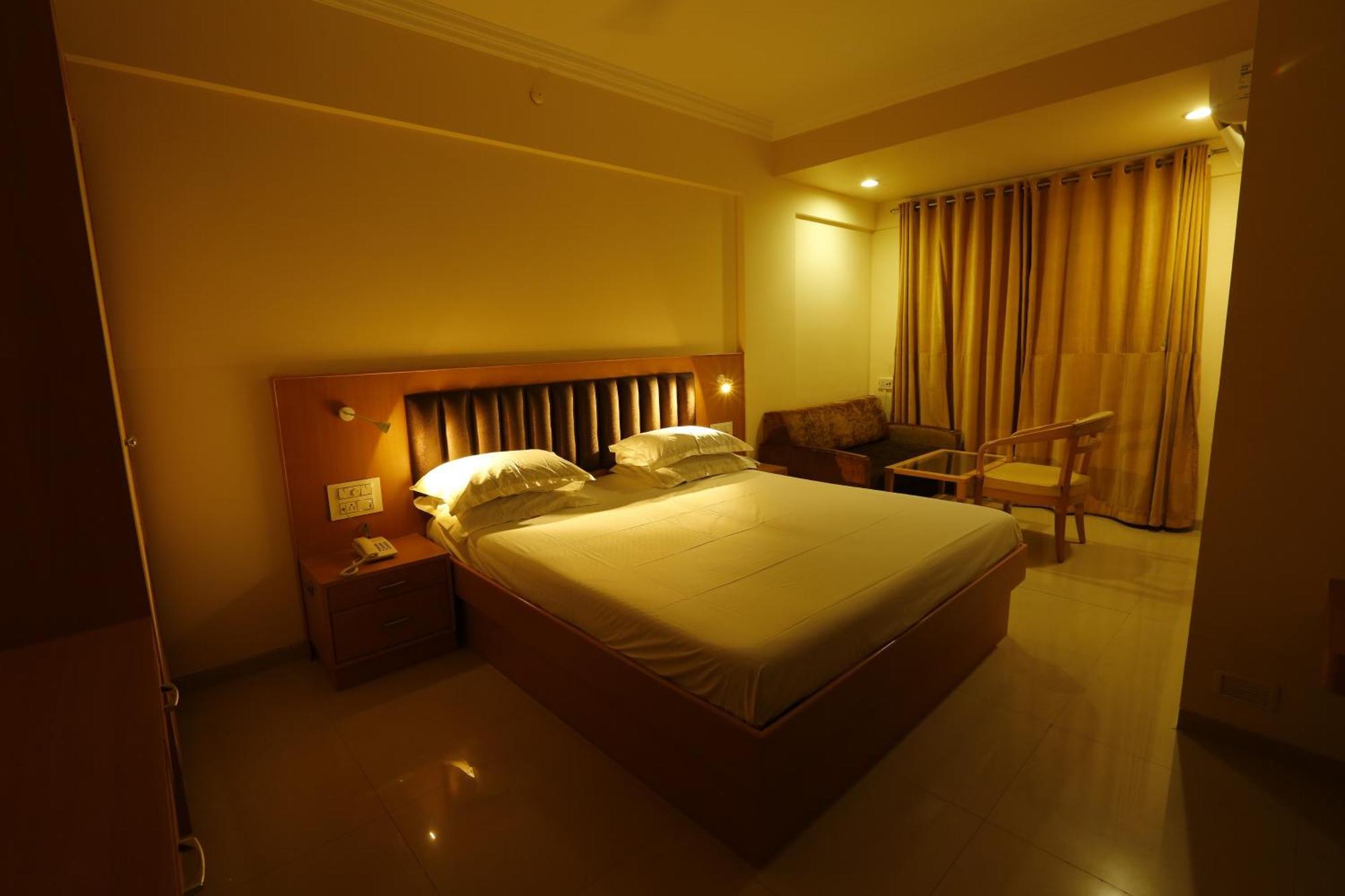 Hotel Ravikiran Alibaug 외부 사진